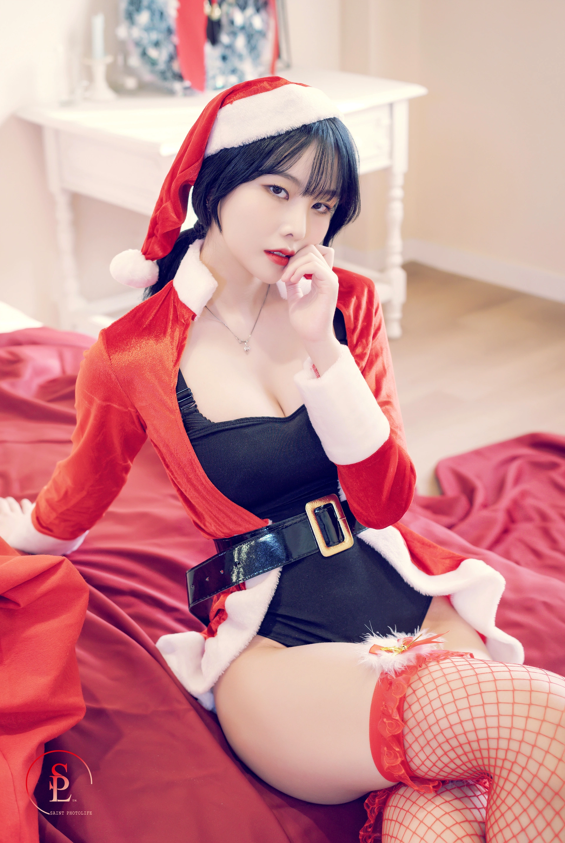 132.SAINT Photolife – Yuna - Vol.24 Merry Yuna’s Xmas 2